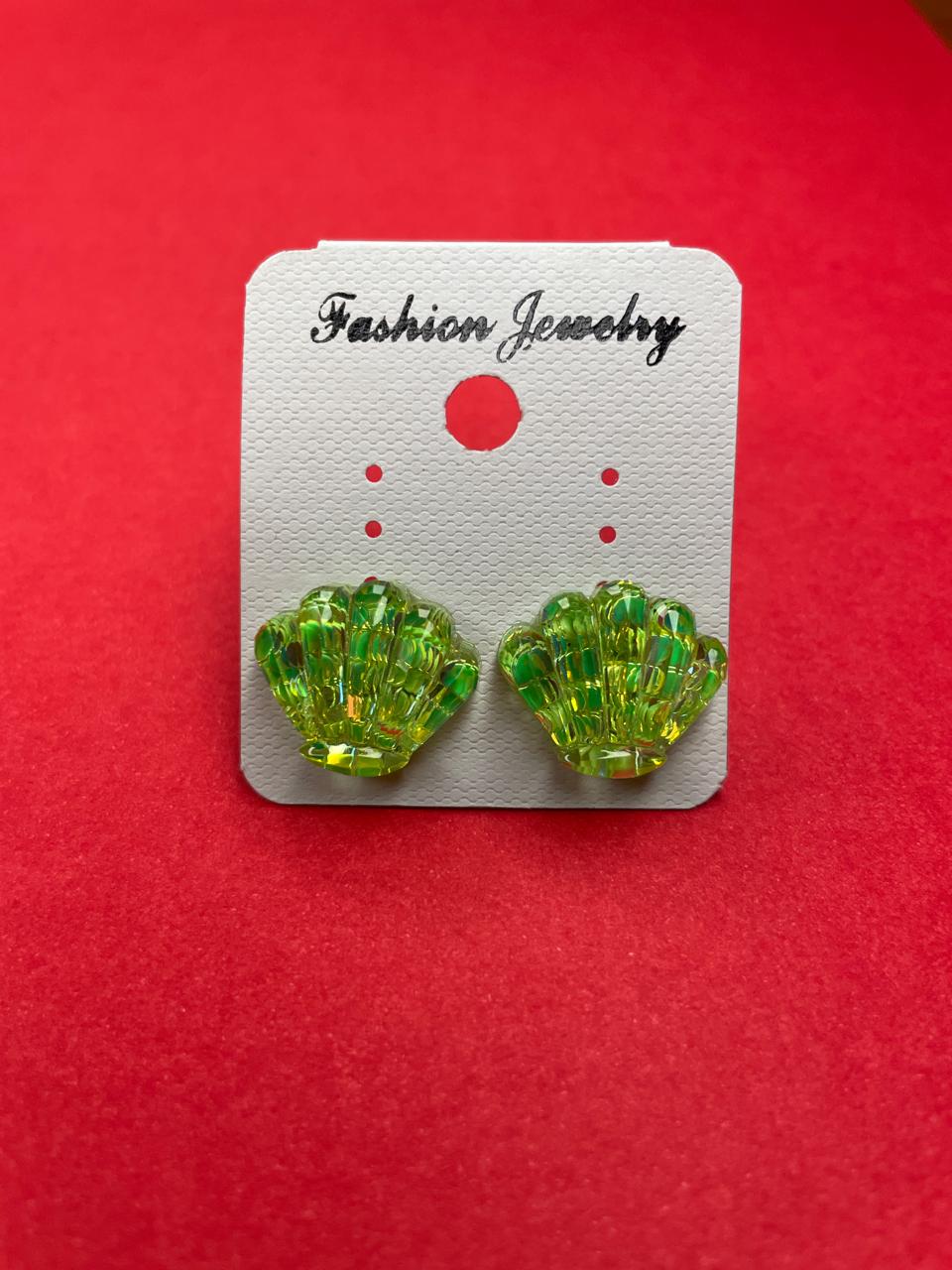 Charming seashell-shaped earrings.