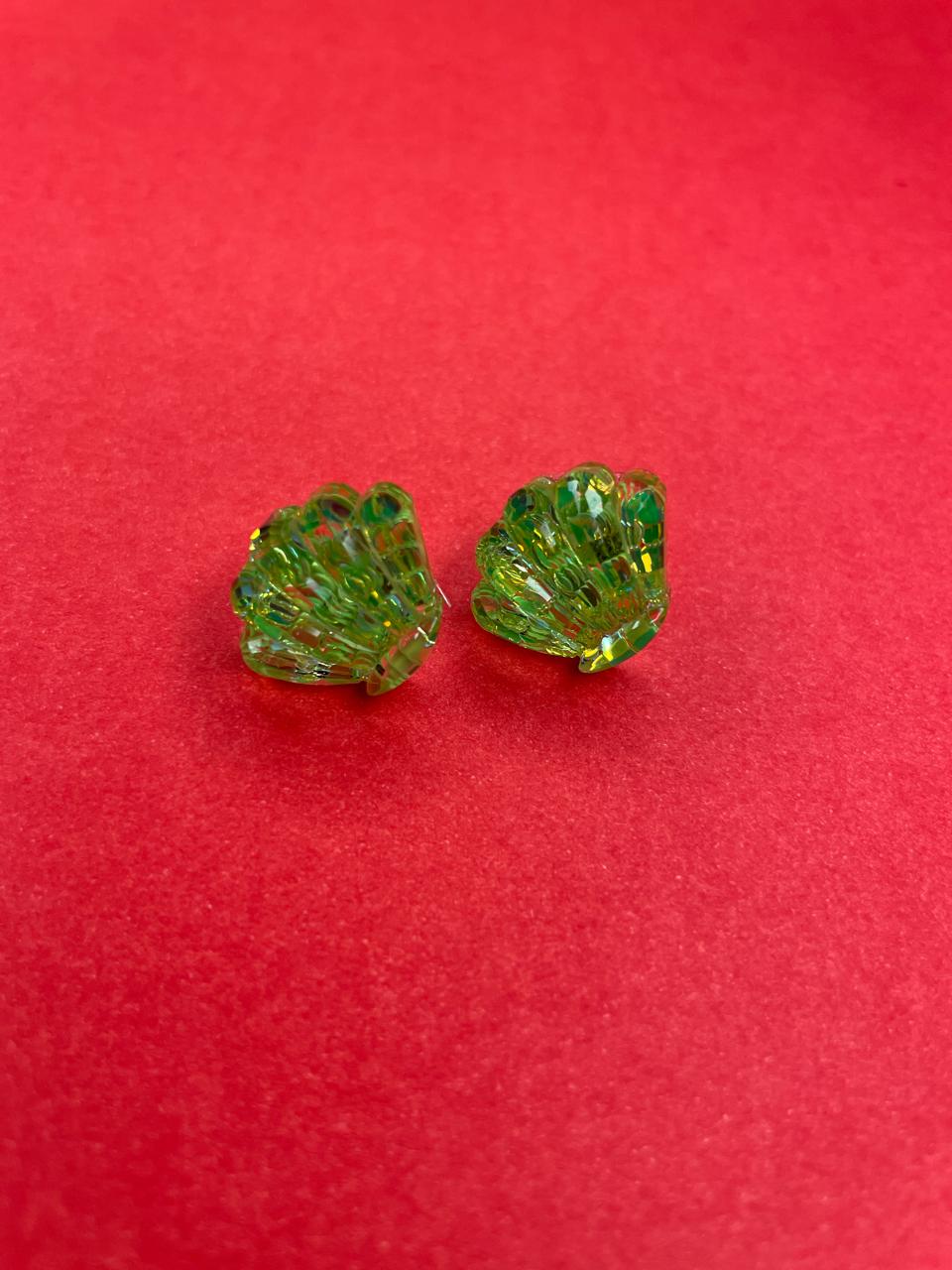 Charming seashell-shaped earrings.