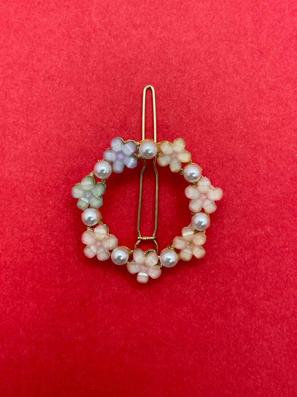 Round Floral hair clip.